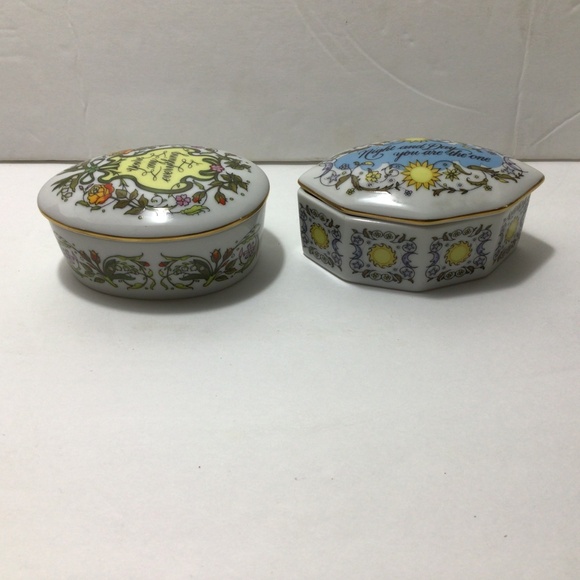 TWO SONGS OF LOVE MUSIC BOXES 1983 FRANKLIN FINE PORCELAIN - Picture 4 of 5